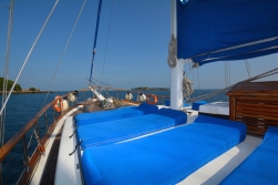 captain ricks sailing panama azuleta sun deck-1